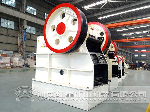 白榴石破碎機(jī) 白榴石破碎機(jī)