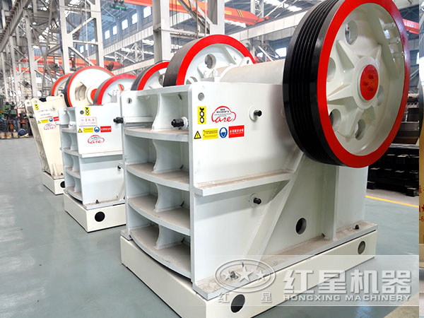 白榴石破碎機(jī) 白榴石破碎機(jī)